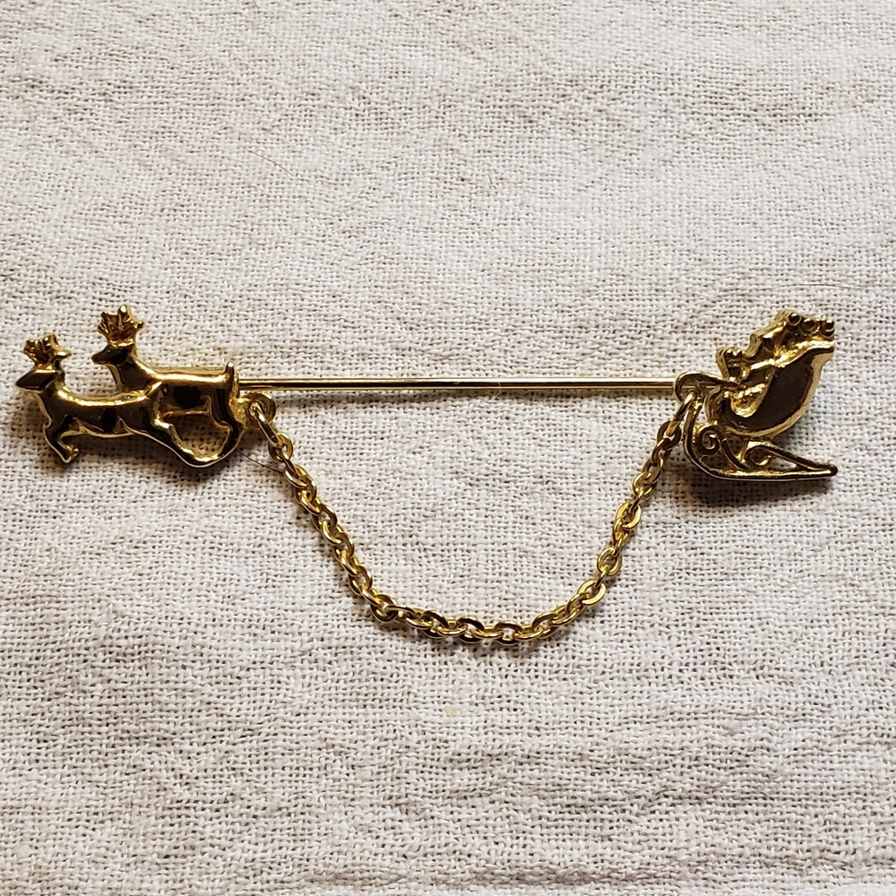 Vintage Goldtone Reindeer and Sleigh Stick Pin